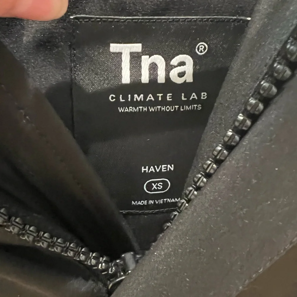 Aritzia TNA Parka - Picture 3 of 8